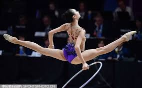 [流言板]好哥俩！梅西和苏亚雷斯之间100次连线，梅西45助&苏牙55助10亮57回复